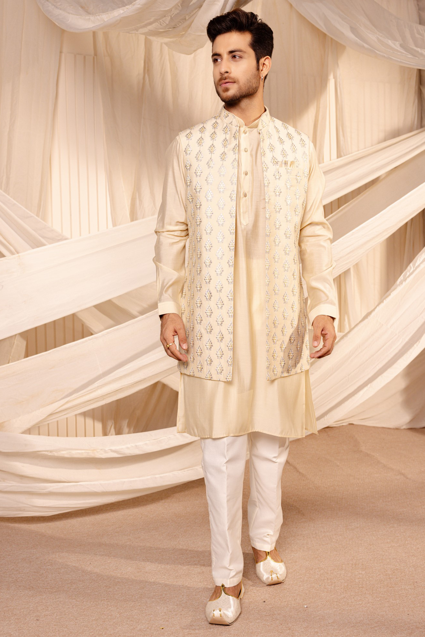 W 2025 cream kurta
